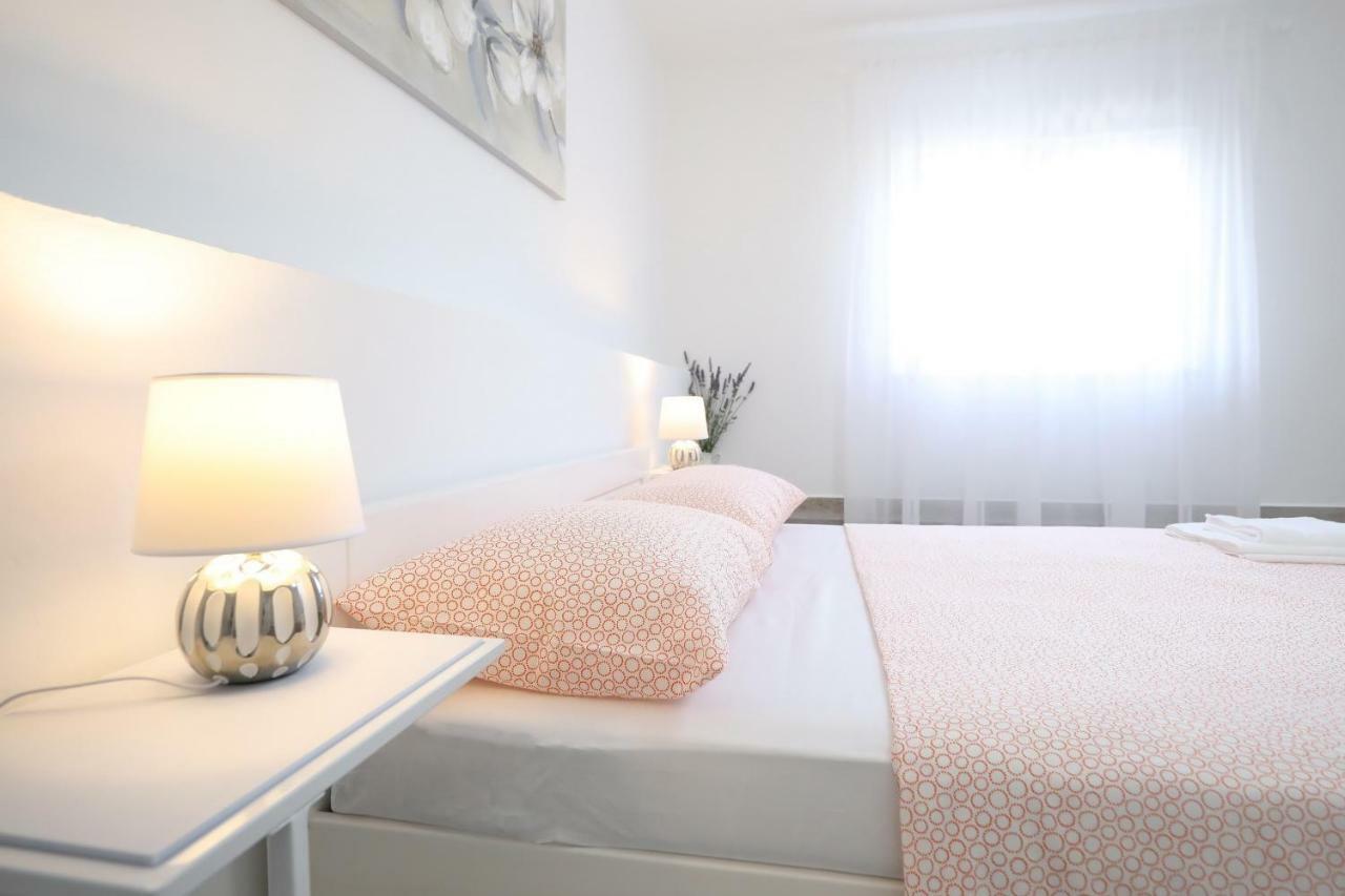 Apartmani Neva, Pridraga Экстерьер фото