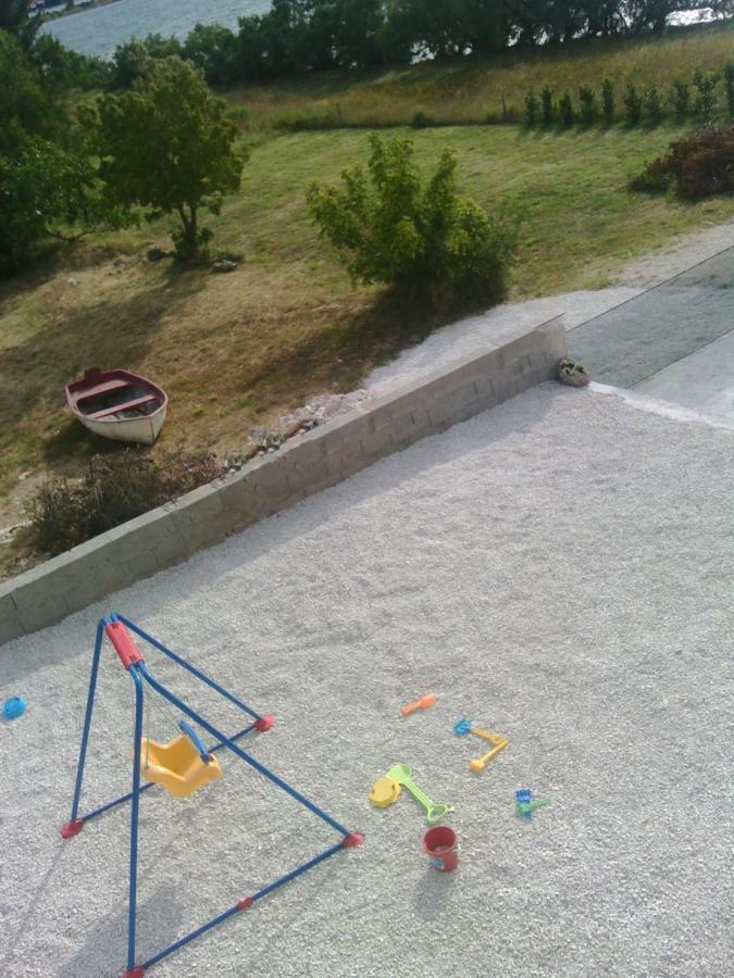 Apartmani Neva, Pridraga Экстерьер фото